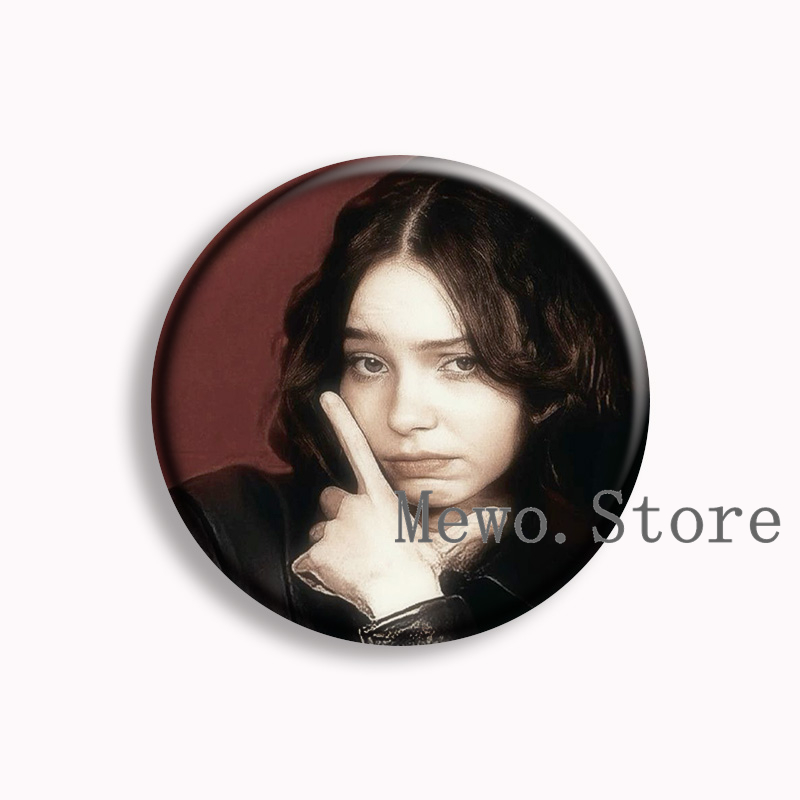 Emma Myers Aesthetic Soft Butt - Pin Button Badge 评论和价格