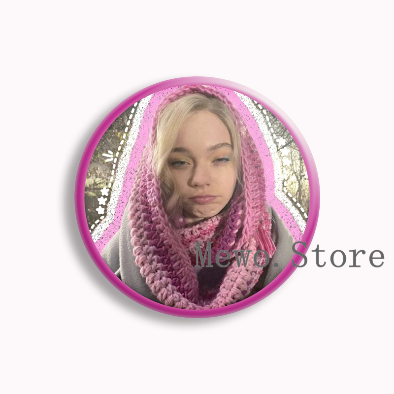 Emma Myers Aesthetic Soft Butt - Pin Button Badge 评论和价格